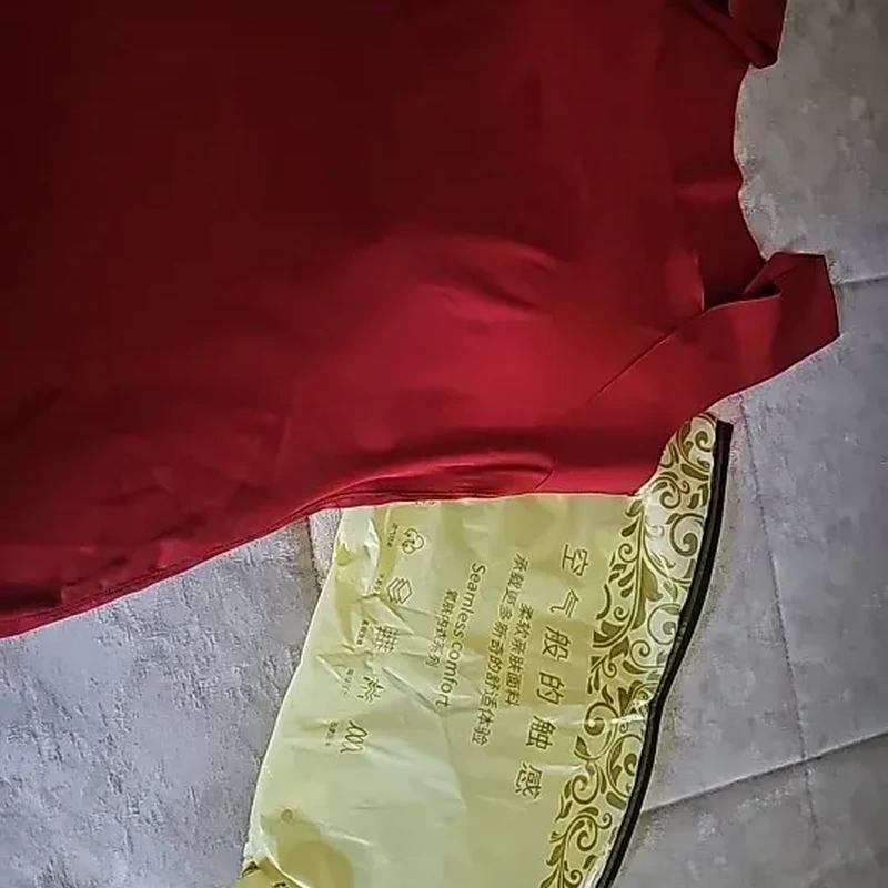 Customer review close-up of red tank fabric